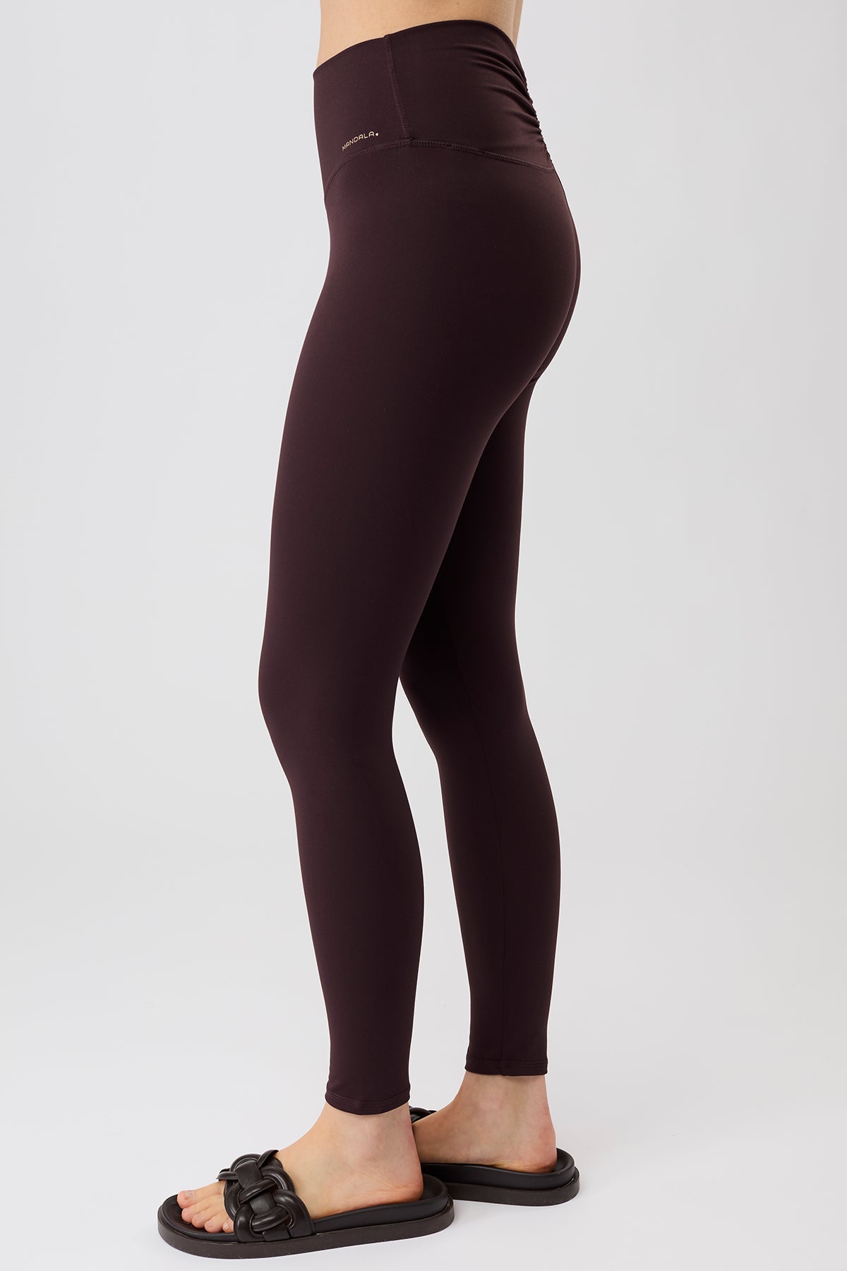 On Point Legging (Ganache)