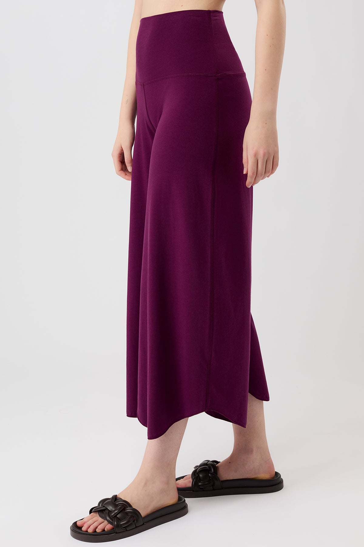 Tulip Pants (Black Plum)
