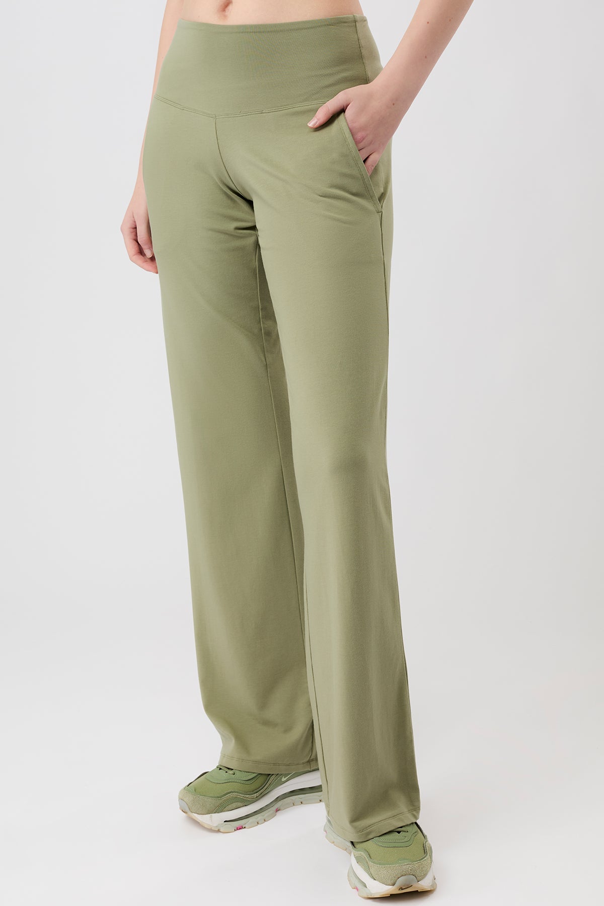 Wellness Bra + Wide Leg Workout Pants (Mossy Bark)